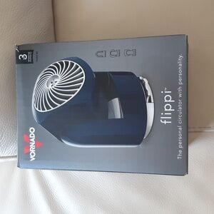 NWOT Vornado Flippi Personal air circulator fan Black